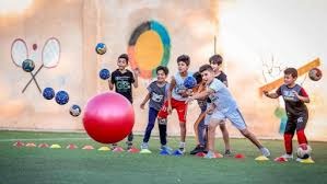 详解棒球规则中的打击干扰判定当捕手手套触碰到打者的球棒